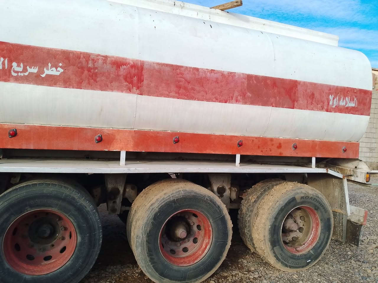 السلام عليكم ورحمه الله وبركاته 
تانكي للبيع مكانه الشرقاط 
تواير نص عمر تانكي حلو حيل ما بي ولا ليك كبل على شقل
السعر 65 بي مجال 
***********
