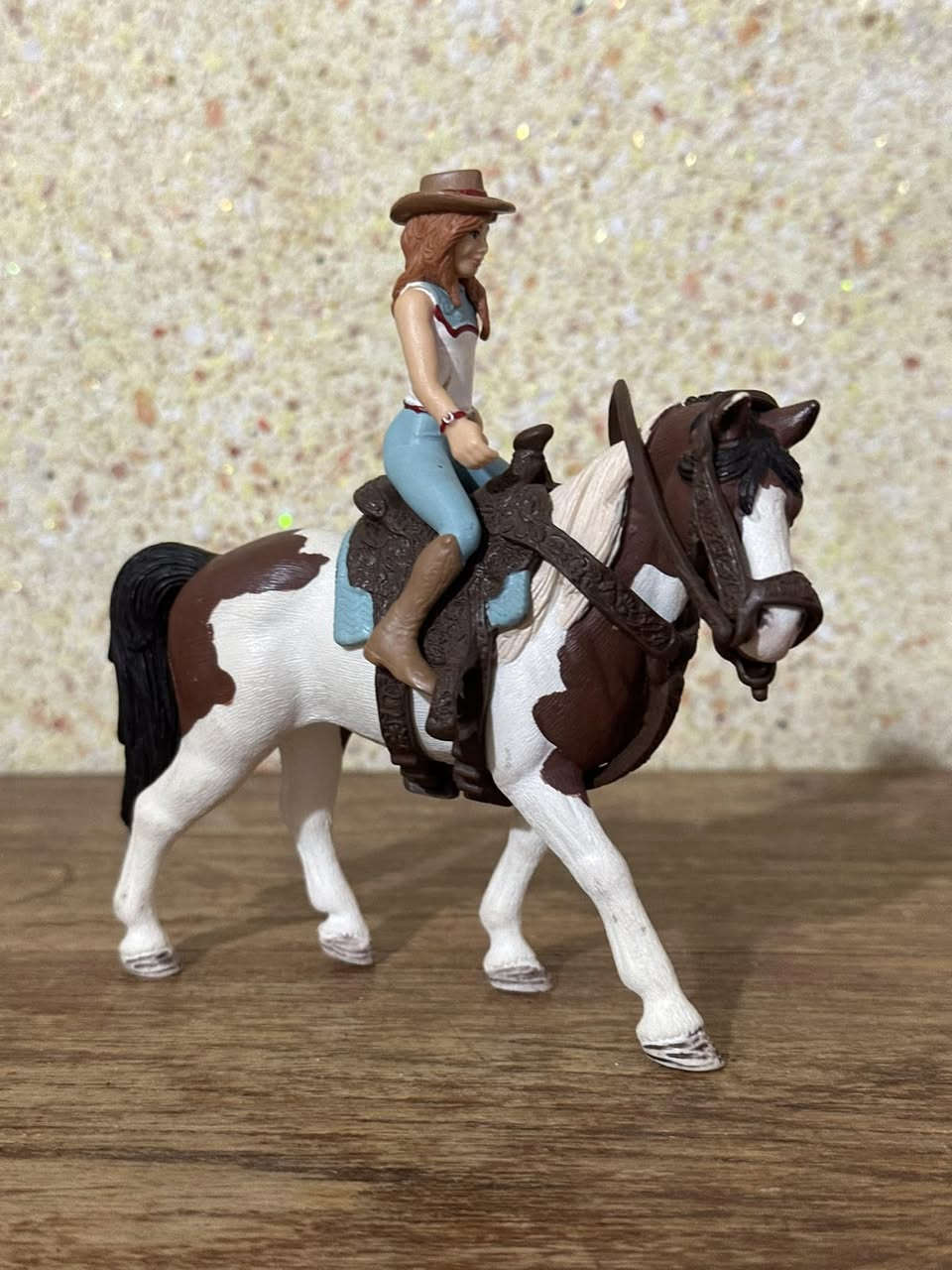 مجسمات. فوروسية. هابطين كابة. 
لي مهتم 0793061534


**إذا كنت صاحب هذا الإعلان وتريد حذفه لأي سبب، رجاءا أرسل رسالة إلى الدعم الفني**