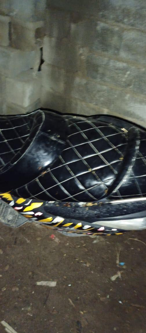 السلام عليكم عدي هاي فورزه متروكه صار هواي أورآق كامله فقط ما جاي تشتغل وما اعرف شبيهه على هل حطه ابيع عنوان ديالى سعديه الشط 
السعر ٦٠٠
***********واتساب
***********اتصا
