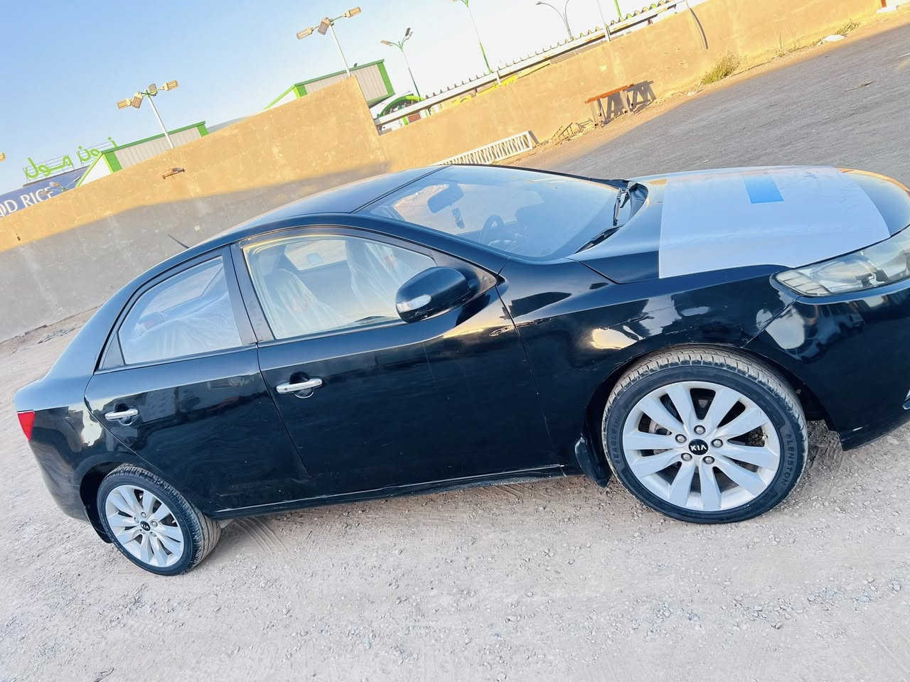 السلام عليكم سيراتو البيع موديل 12خليجي مكينه 1600خير من الله كير مكفول السياره كله وضع الشركه كشر مكفول ما عده الجاملغات الخلفيه بيهن شويه صبع تبريد ثلج السعر 84مكان السياره بابل ***********
