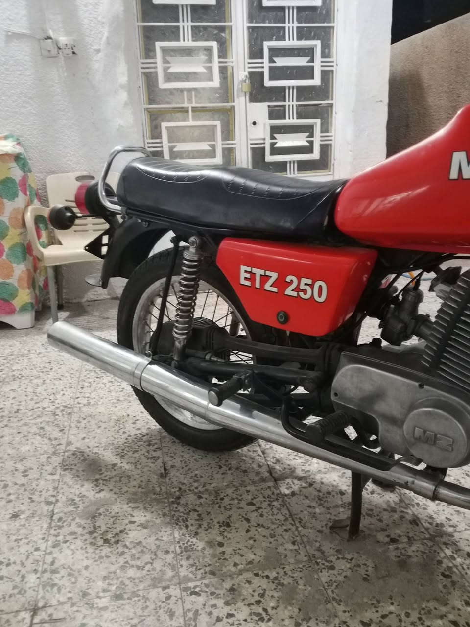 السلام عليكم من رخصت مدير الكروب 
دراجه 82 للبيع بدون ديالى 
الخالص ***********
