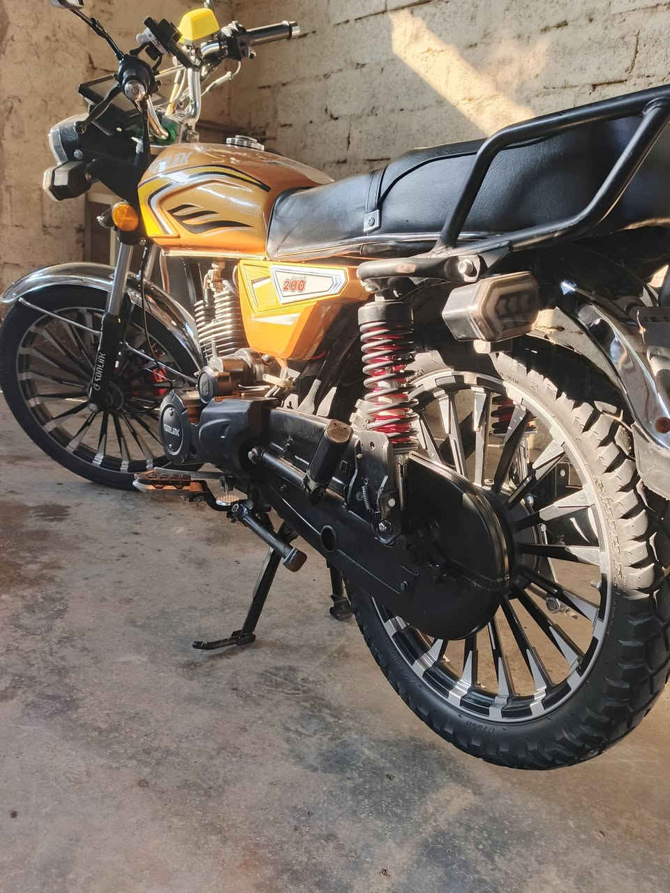 سلام عليكم دراجه البيع موديل٢٠٢٥ مكينه ٢٠٠ اوراق كامله مكاني المحموديه ناحيه الرشيد *********** السعر 775 وبيها مجال
