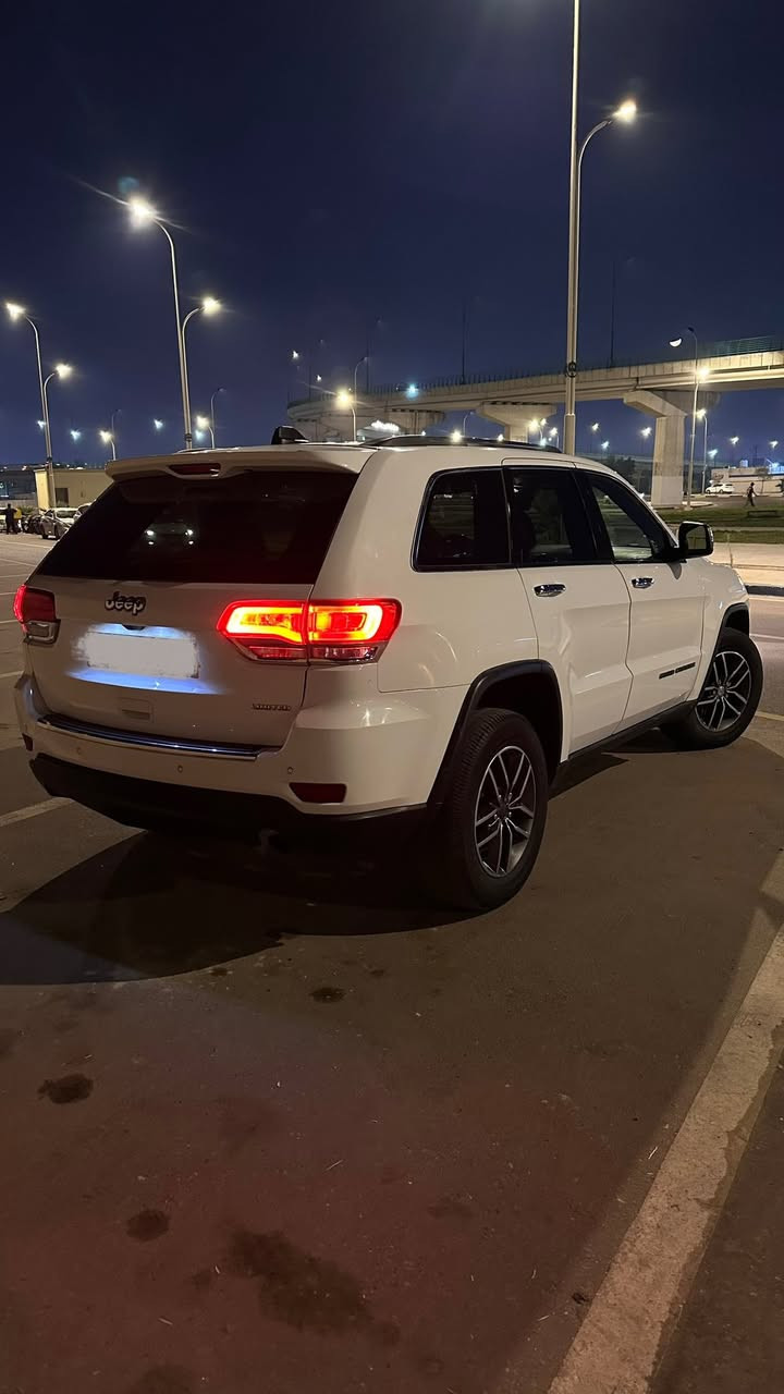 جيب جراند شيروكي ليمتد
مـديل 2017 كصه جنطه

￼#ادوات_ادوات_دخول_جديد #متؤمة_انگليزي_شغل_اصلي

محرك  3600/V6 ✈️
كير كوبره 

كشنات كهرباء  
تبريد ثلج 

حداديه جديده 
تخم تاير جديد

بصمة تشغيل 
فول تحكم ستيرن 
جنطه كهرباء 

#الـمكان_البصرة🇮🇶
#السعر_اتصل_وتدلل 
 *********** 📞
