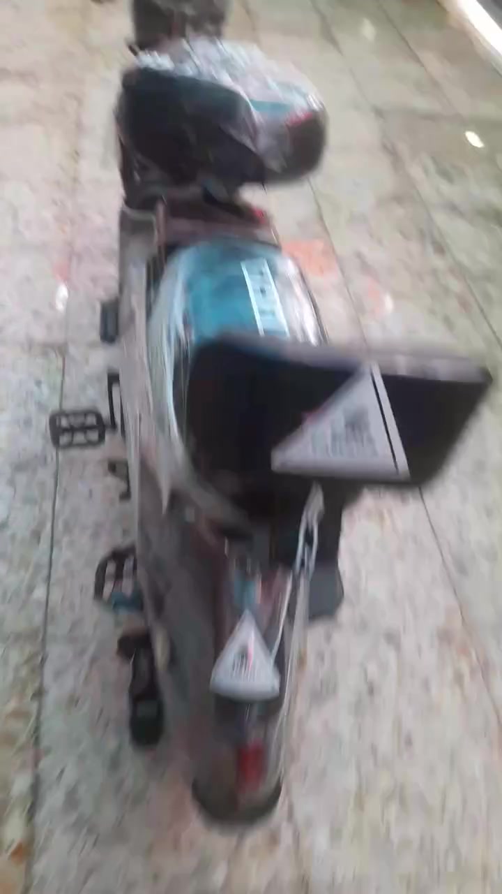 سلام عليكم دراجه شحن نضيفه شلعه ومعدل بطاريات جديده حجم 20 اربع نمر سرعة 85 حقيقيه سعر 250وبيهه مجال مكاني بغداد مدينت صدر قطاع55هاذ رقمي واتساب ***********
