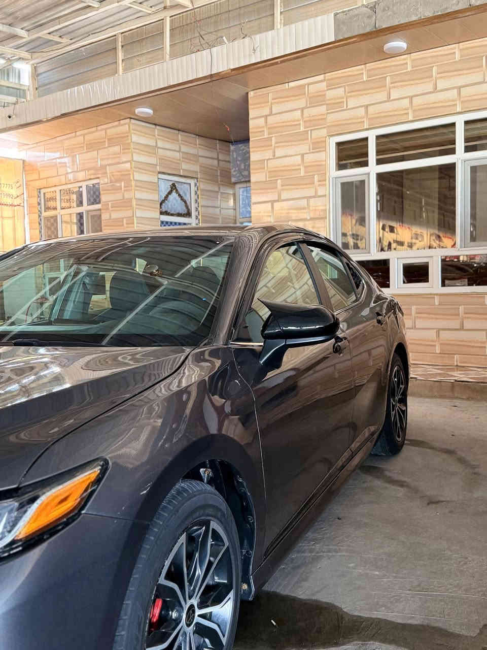 السلام عليكم كامري موديل2021السياره حيل نضيفه تحويل ثاني يوم السياره بيها ثلاث قطع السياره امريكيه رقم بغداد المانيه جديد سعر السياره17.500مكان السياره الرمادي
رقم صاحب السياره
***********
