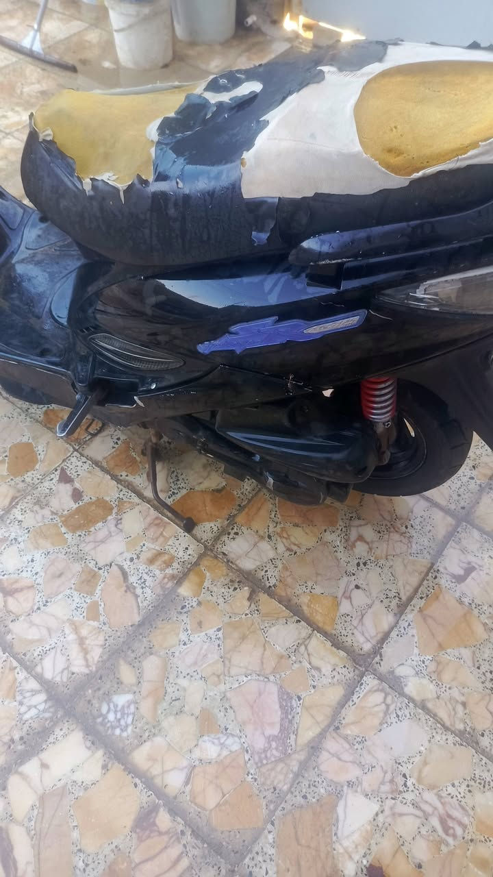 سلام عليكم دراجه لبيع نوع كامكو درجه مال رباه بس كبريتره شويه تخربط ابيع على هاي لوضعية سعره 175 وبيه مجال مكاني بابل ابو غرق راقمي ***********
