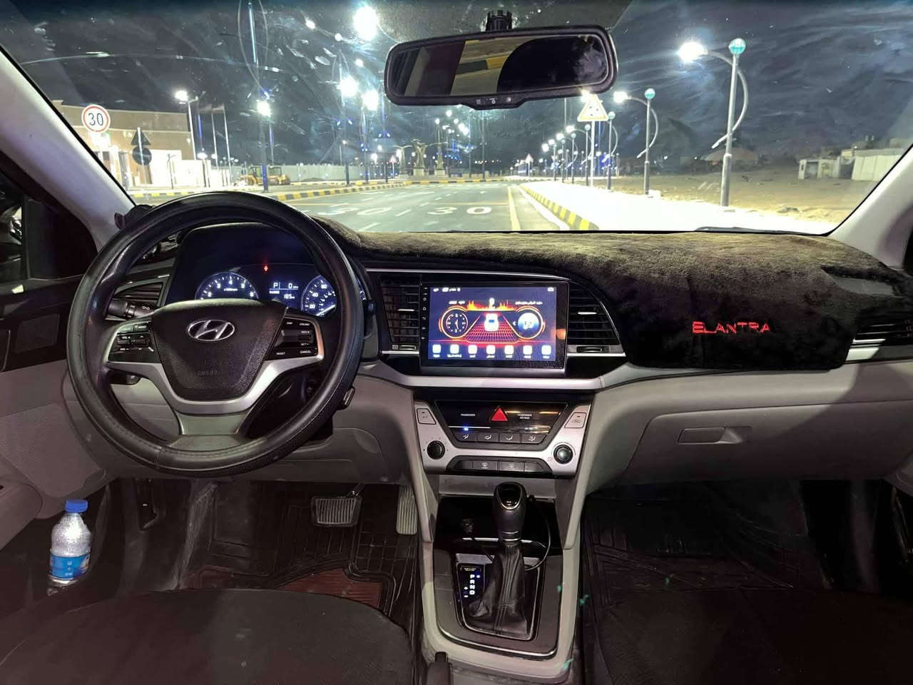 مواصفات se لون اسود
1.محرك 2000 دوش المرغوب✈️
2.لايت زينون
3.شاشه كبيره لمس
4.تحكمات ستيرن
5. ثلاث انظمة قياده(نورمل. ايكو. سبورت) 💀
6.تراكشن(مانع انزلاق)
7. كير اوتوماتيك AT المرغوب
8.ماشيه 146 الف بس
السياره مواصفاتها معروفه وسياره مرتبه الضرر بامريكا بس البنيد وبلعراق صاير بيها مكانات بارد وفحص موجود السياره سعرها 118وبي مجال او المراوسه حسب القناعه الرقم ***********  مكان السياره موصل ايسر
