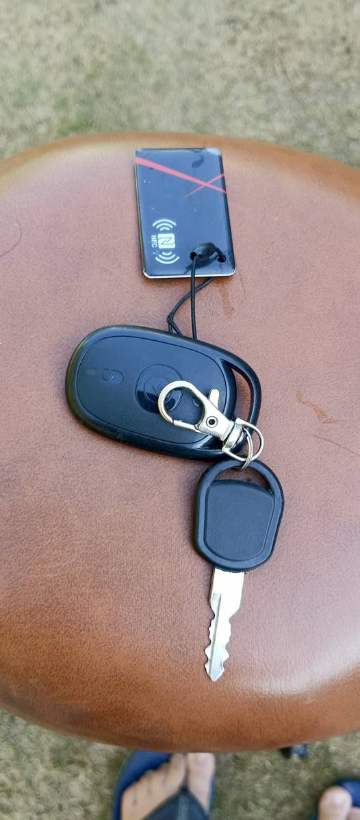 السلام عليكم دراجه شحن للبيع ضدالمي بصمه وكارت سويج السعر ٢٥٠الرقم*********** 2025 بريك بالمكان بس اللي ورا مكاني عبيدي الرئاسه ا ما ابيها شيء الدراجه
