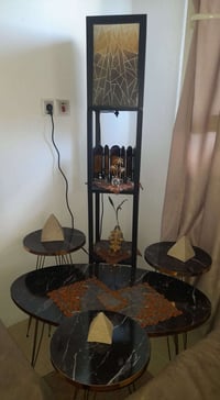 ميز و٣ طبلات • اباجورة انارة • دهوك