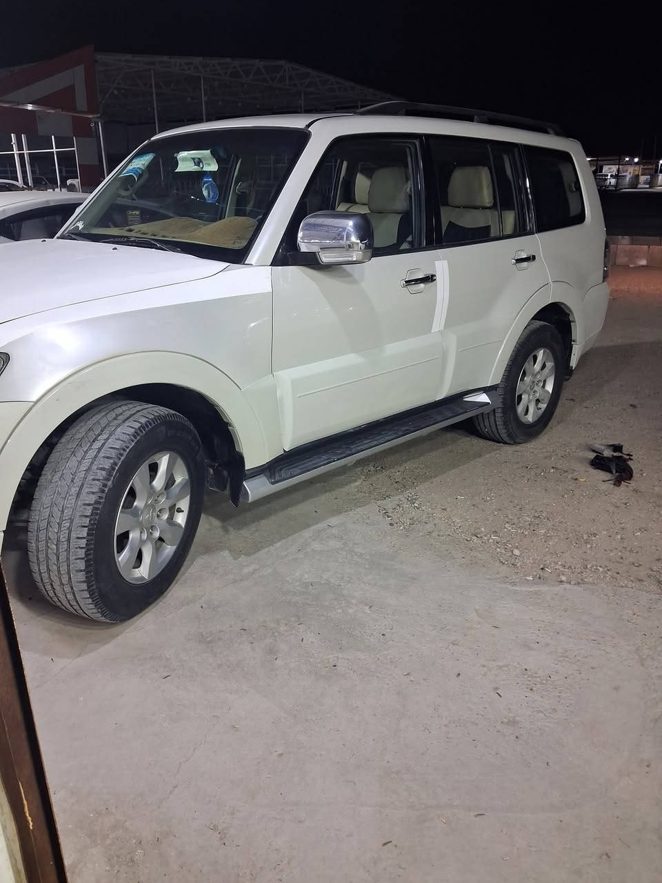 باجيرو 2013 بيها جاملغ وبنيد صبغ بلا داخل العنوان النجف الاشرف السعر 138 رقم بغداد تحويل ثاني يوم ***********
