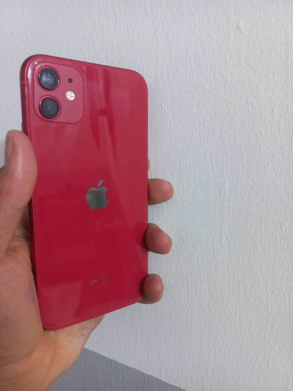 ايفوان 11عادي جهاز جديد ذاكره64 جهاز شخط مابيه
مبدل شاشه 3خيارات فيس ايدي واكف 
وبطاريه 100.   بيه كسر مثل انقطه بلا ظهر 
سيمكارت شغال وايفاي شغال كامرات حيل حلوه تصويره دمعه 
السعر 155 الف وبيه مجال ***********
