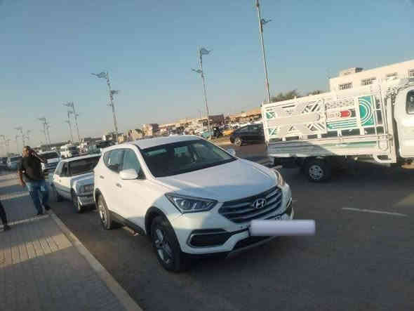 سلام عليكم
سنتافي وارد امريكي موديل 2018  مكينه 4 خمسه راكب اكره وشاشه كبيره بلاد  
السياره رقم اربيل باسمنه سنويه ال 2030

بيه جاملغ امامي مصبوغ رش جهت السايق  وقبق جنطه مبدل نفس اللون 

السعر 165 وبيه مجال بسيط

مكان السياره واسط ناحية تاج الدين الحفريه

رقم هاتف ***********
