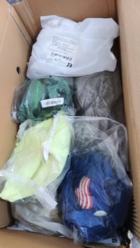 ملابس • توصيل