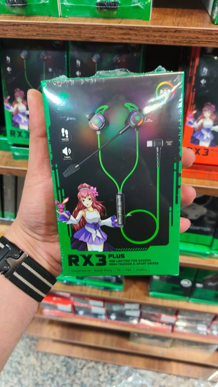 سماعة الألعاب Plextone RX3 Plus هي سماعة سلكية داخل الأذن مصممة خصيصًا للاعبين. 
المميزات: تحتوي على إضاءة RGB، وميكروفون قابل للفصل، ووحدة تحكم مدمجة في الكابل لضبط الصوت والإضاءة. 
التوافق: تعمل عبر منفذ Type-C ومتوافقة مع الهواتف الذكية، وأجهزة الكمبيوتر، وأجهزة الألعاب مثل PS5 و Xbox. 
الصوت: توفر صوتًا عالي الدقة مع ميزات عزل الضوضاء لتعزيز تجربة اللعب. 
التصميم: خفيفة الوزن ومريحة للاستخدام الطويل مع قابس منحني لسهولة اللعب على الهواتف.


**إذا كنت صاحب هذا الإعلان وتريد حذفه لأي سبب، رجاءا أرسل رسالة إلى الدعم الفني**