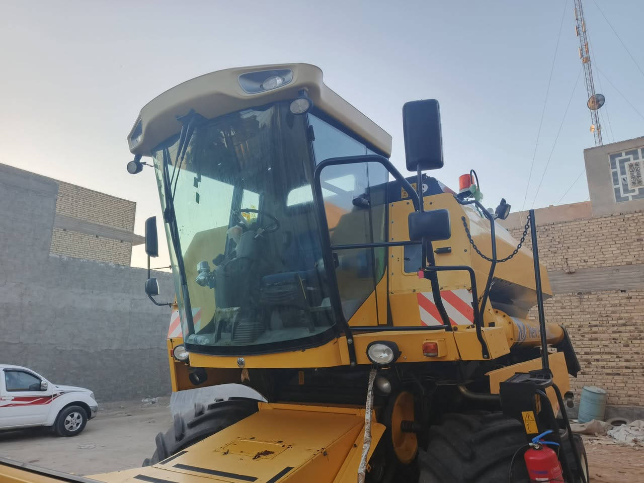 سلام عليكم
 حاصدة نيوهولند
موديل ٢٠١٣
تاير حرفش
معمل لكهربائي
5050 اربع بلم
رقم اربيل 
العنوان النجف الاشرف 
للاستفسار اكثر الاتصال على الارقام 
***********
‏‪***********‬‏
