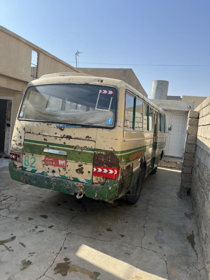 كوستر ٨١ نظيف محرك كير صدر جديد تخم تاير جديد السعر ٤ مليون ***********
