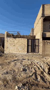 ‏تتوفر عندي 100 متر بداية المنطقة سعر مناسب العنوان مدينة الصدر خضراء ...