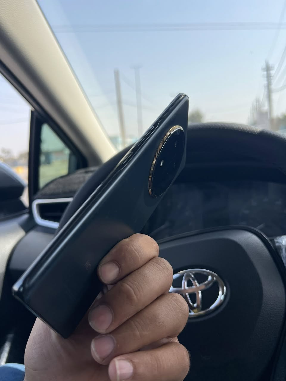 السلام عليكم هونر X9C ذاكره  256 نضيف كلش كورتونه مع ملحقاته للبيع السعر 360 الف بغداد ***********
