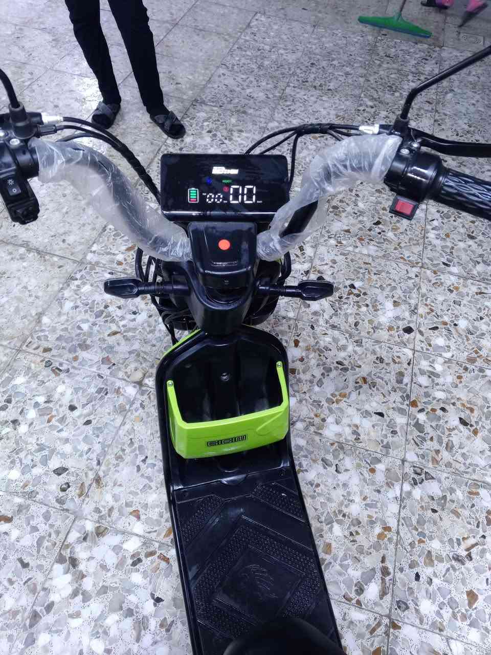 سلام عليكم دراجه شحن للبيع حجم 14تشغيل بصمه وعن بعد بلوتوث مستعمل اسبوع للاتصال ***********مكان بلديات
