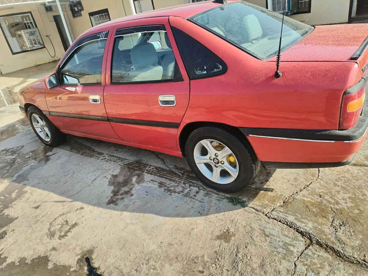 فكترا حجم 20م89شرط التحويل والوكاله كابون بنزين محرك وكير شرط بدون ضرر بدون صبغ السعر 38$ ***********/ ***********/ مكان سياره موصل جانب الايمن مكلف باالنشر اتصال علئ ارقام الموجوده
