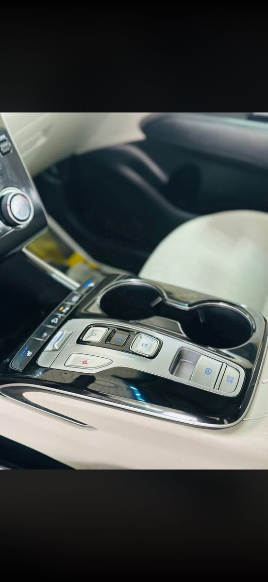 سلام عليكم
البيع مراوس 
توسان  خليجي. 
موديل 2023
 ماشيه ٦٢ ألف كيلو متر 
رقم بغداد مشروع وطني  بسمي 
موصفات خاصة vip 
كير دكم 
شفتات استيرن 
بنراما 
كشنات حار بارد هيتر 
كشن كهرباي 
شاشه 
GBS
حساس امامي وخلفي 
ويل كروم 
مري شفط 
بصمه 
كيجات ليزريا 
دبل بلجكتور 
سايد بريك بصمه 
شحن موبايل 📱 لاسلكي 
منافذ طاقه الشحن حتا بل جنطه 
تحكمات استيرن 
كامرا 
***********
ملحضه سيارا خليجي 

صار بيها صبغ جاملغ وبنيد بدون ضرر داخلي
