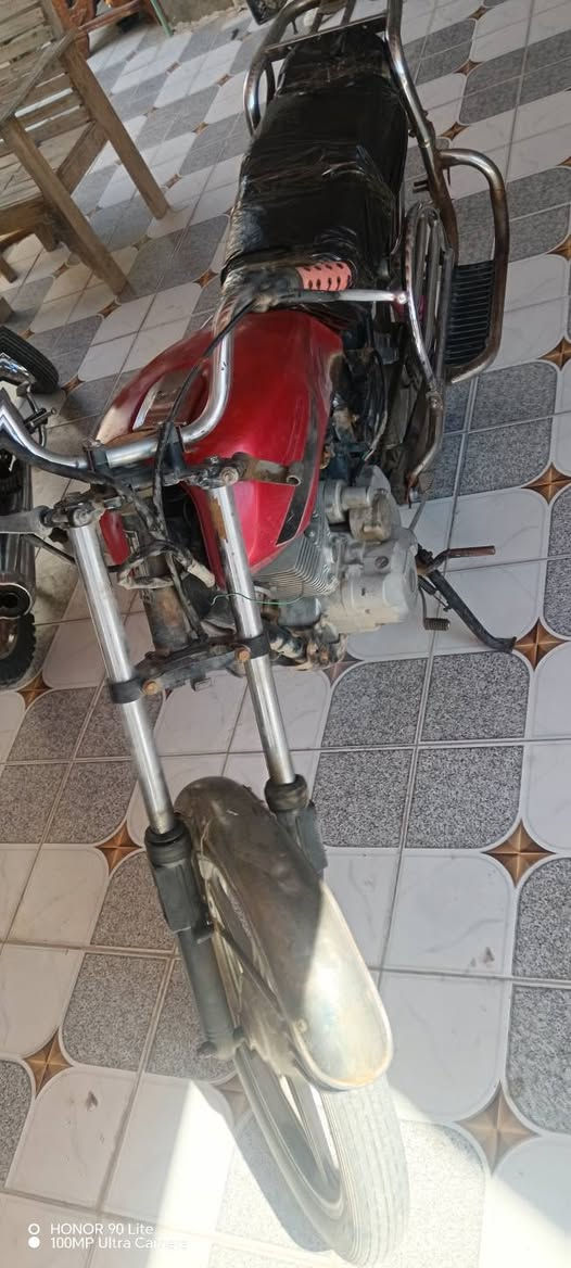 فيوم مديل ١٤
مكينه خير من الله لا دخان لا بخار مال شغل
دراجه نضافه شوفت عينك
بدون اوراق بيها رقم شاصي وبليته
مكان كوت دجيلي
سعر ١٧٥ وبيها مجال


**إذا كنت صاحب هذا الإعلان وتريد حذفه لأي سبب، رجاءا أرسل رسالة إلى الدعم الفني**