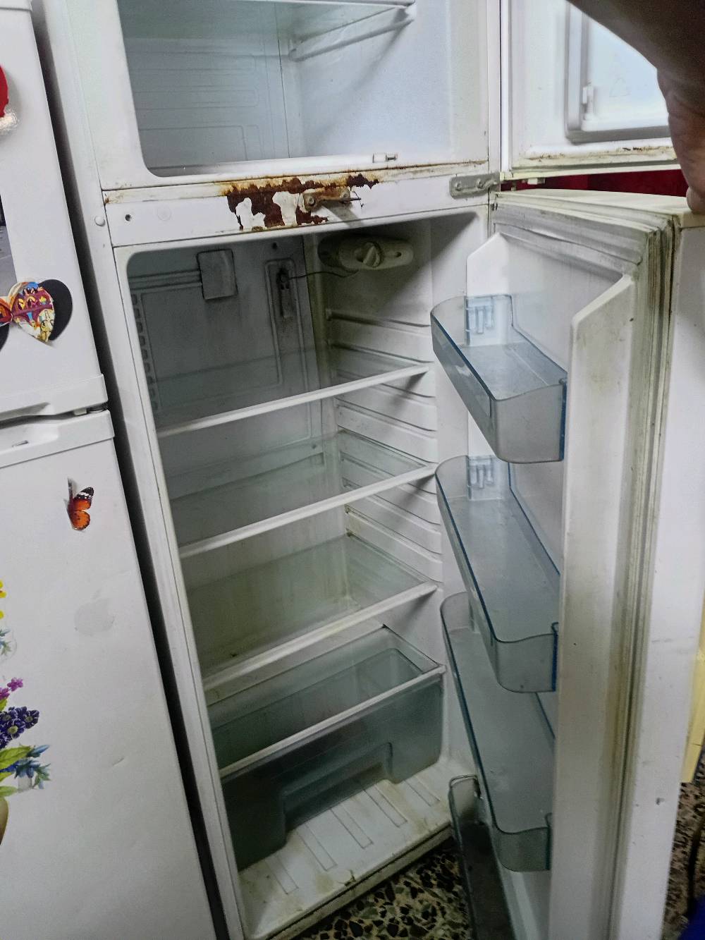 بغداد اعظمية شارع سهام المتولي بيهه زنجار من صفحه وبين البابين مثل مموضحهه بلصوره