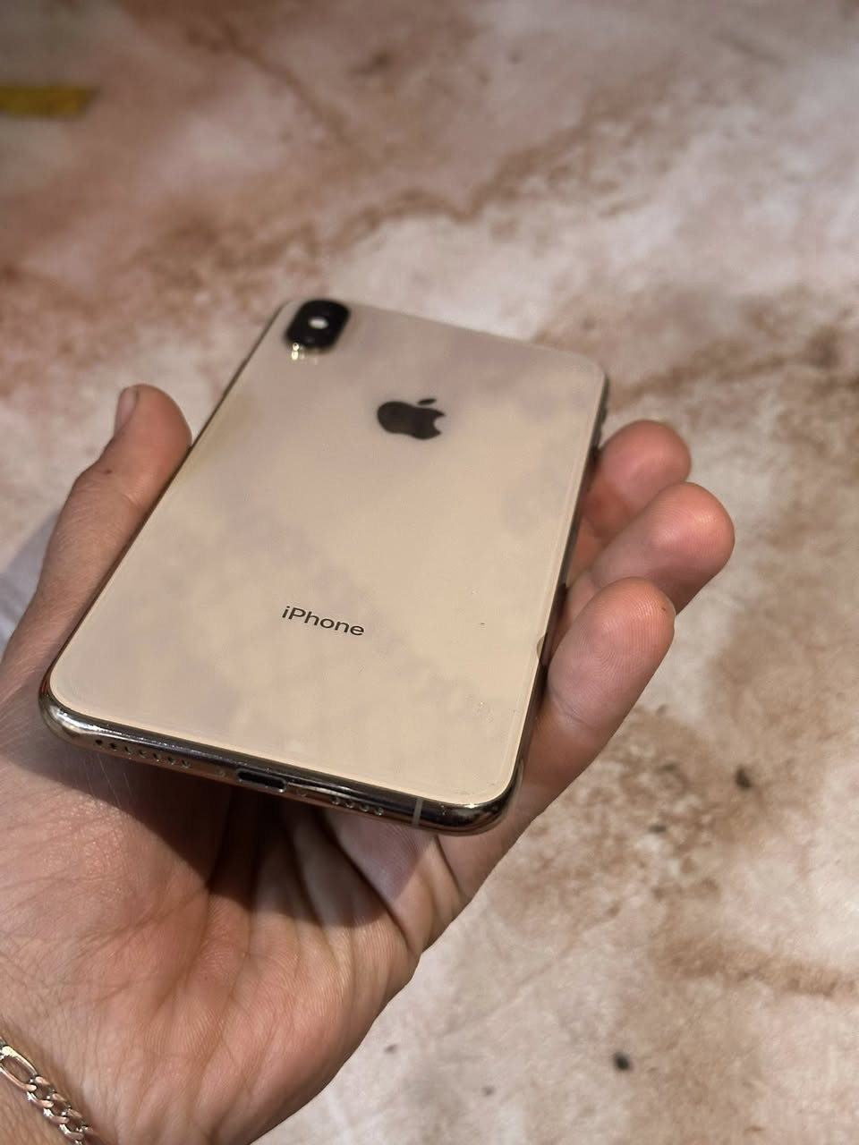 السلام عليكم أيفون  للبيع X maxاخو جديد مال بيت كارتونه موجود وسعر مناسب جدا استفسار على هذا رقم ***********
