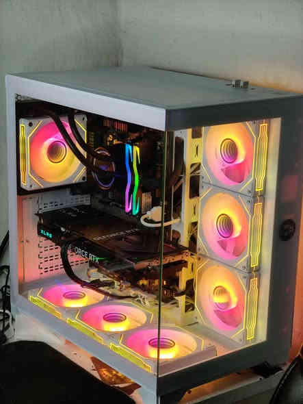 السلام عليكم 
تجميعة تخبل شكل واداء ونظافة 💯 
المواصفات
💠GPU: RTX 4060TI 8G XLR8 3xfan RGB
💠CPU:  R5 3600x 6c 12th 4.4Ghz 32Cache
💠Cooler: deep cool water cooler
💠M.b: Asrock B450 pro4 ATX ARGB
💠RAM: 16GB 2x8 3200 RGB 
💠STRG: m.2 nvme gen3 512GB  جديد
💠P.s: EVGA PSU 600w 
💠Case: White glass case with 7fan ARGB جديد

ضمان الحاسبة اسبوع بشرط تربطة على UPS لحماية القطع من الكهرباء
💲السعر مليون و50 الف

بغداد مدينة الصدر قطاع 23
يوجد توصيل
 واتس ***********
 اتصال *********** بغداد
