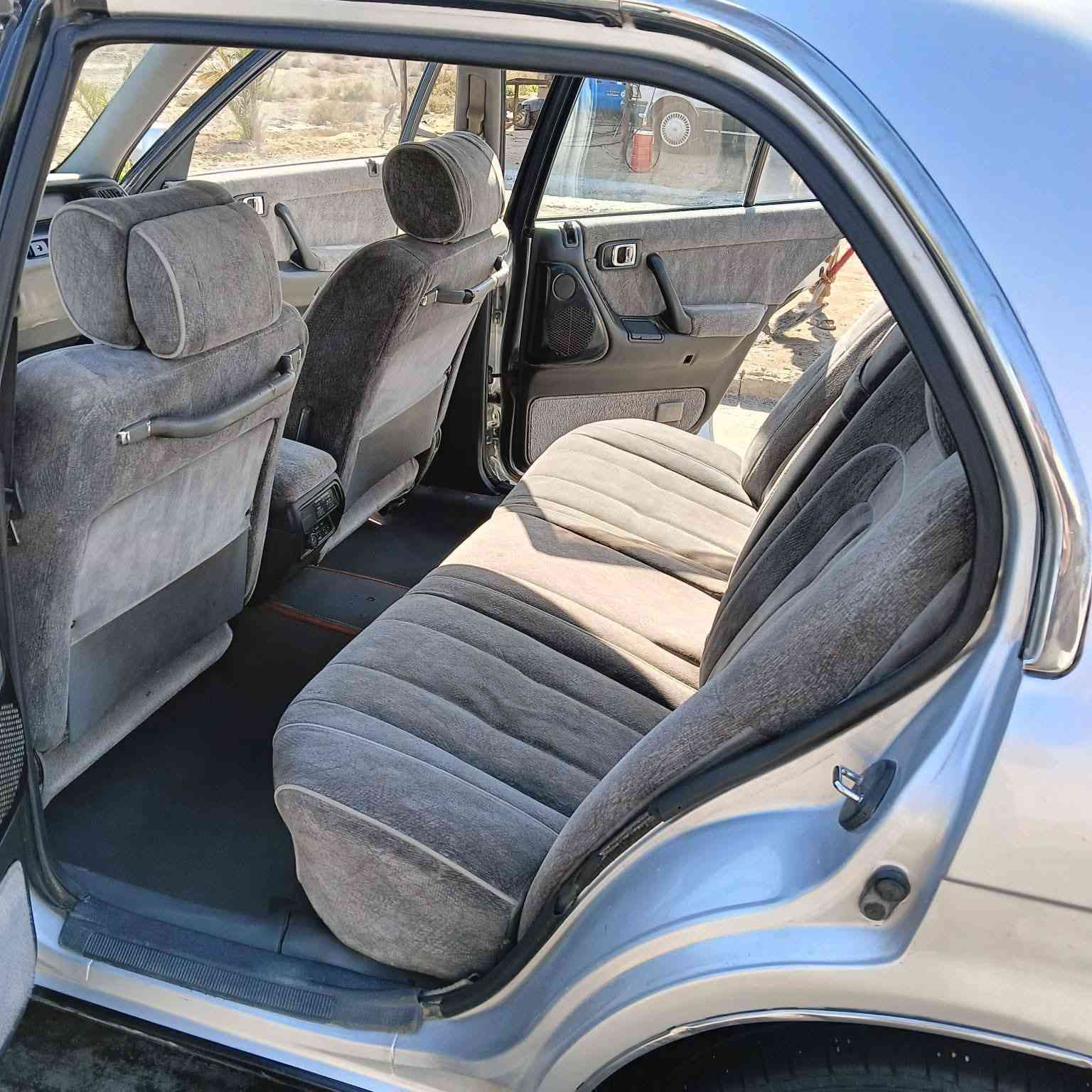 السلام عليكم 
كراون ارنب موديل 95 رقم بصره بسمي تحويل ثاني يوم مكفوله كفاله عامه من الضربه والنقل والعيب الشرعي  مكينه وكير خير من الله تبريد ثلج   تخم تاير جديد توني شاده حداديه نضيفه علما ان السياره مصبوغه عام للجماليه شرط 
سياره حلوه احلى من الصور  ماتخسر عليهه الف 
السعر ـــ70ــ وبيه مجال مكاني ناصريه سيددخيل رقمي ***********
