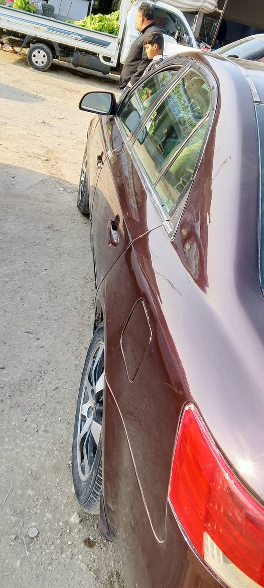 سياره سوناتا2006 محرك 6سلندر وارد امريكي ضربته جاملغات الخلفيه بدون دواخل يعني الحوض مابي اي شي والجاملغ الأيمن بدون دواخل بأسمي السياره مصبوغه عام محرك بي بخار السعر 80  وبيه مجال العنوان كربلاء ***********
