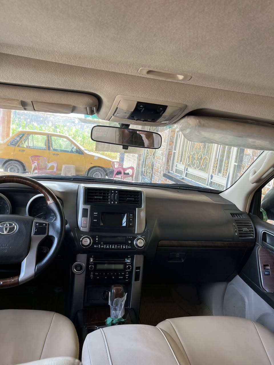 السلام عليكم
تيوتا برادو موديل 2013كويتي فول مواصفات سته سلندر بصمه كشنات جلد سبعة راكب ثلاث قطع تبريد دبل تانكي وباقي المواصفات المعروفة تخم تاير دلنوب جديد تبريد ثلج السيارة مكفولة كفالة عامه من الصبغ والتبديل والفتح ماعدا بارد كلش بسيط اقل الاصبع كير ومحرك علئ وضع الشركة برغي ممفتوح بيهن السيارة كلها علئ وضع الشركة برغي ممفتوح بيها رقم بغداد الدولي بأسمي المكان كربلاء السعر 265
***********
***********
