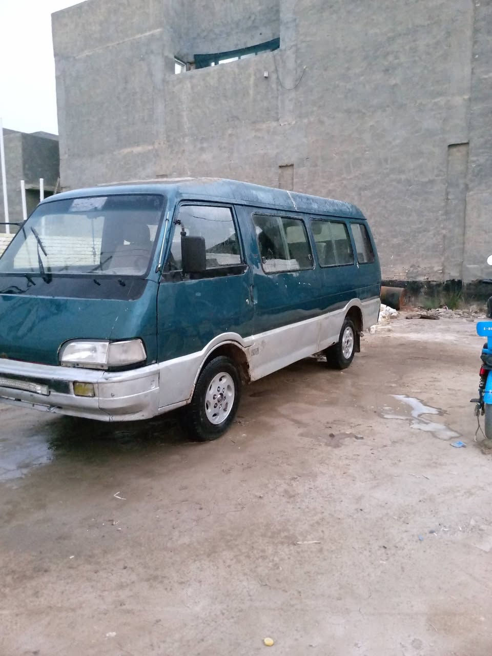 سلام عليكم شباب لبيع اسيا موديل 96رقم بغداد الماني سنويه جديده 2029محرك كير اكسن  مكفولات حداديه جديد تخم تاير جديد بور مشط جديد كهربائي كله شغاله سياره جاهزه من كلشي مكاني بابل الهاشميه ***********
