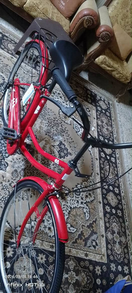 السلام عليكم بيسكل لبيع مديل 18 بيسكل نضيف حجم 26 لون احمر السعر 100 وبي مجال لمروسه ويا ايشي


**إذا كنت صاحب هذا الإعلان وتريد حذفه لأي سبب، رجاءا أرسل رسالة إلى الدعم الفني**