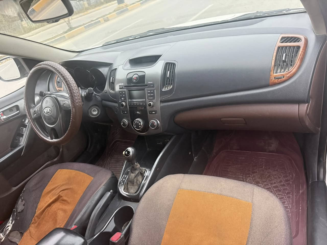 السلام عليكم
مكلف بالنشر
‏كيا سيراتو موديل 2013 خليجي 
مكينة 1600
الضرر موضح بلصور 
رقم كربلاء شرط التحويل 
للتواصل *********** 

‏
