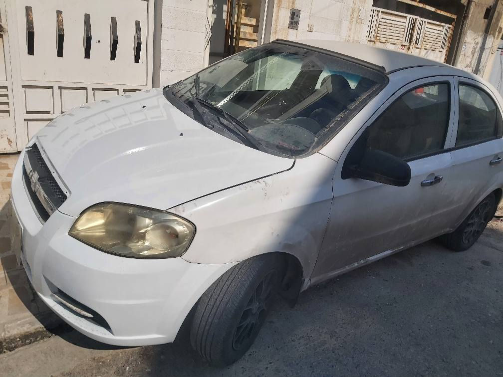 ئەڤیۆ 2009 سپی. مەکینە گەورە
گێڕ عادی.
چوار پێنج  پارچەی سبوغە
چوار تایەی نوێی. تاخم پلاکی نوێ. 
گێڕ و مەکینە  بە شەرت
تەقە و رەقە و هەموو گیانی بە شەرت
تەبریدی ساردی بە شەرت
سەنەوی و ژینگەی بەسەرچووە
نرخ 55 و مەجالەکی کەم
بۆ زانیاری زیاتر
*********** أربيل, العراق
