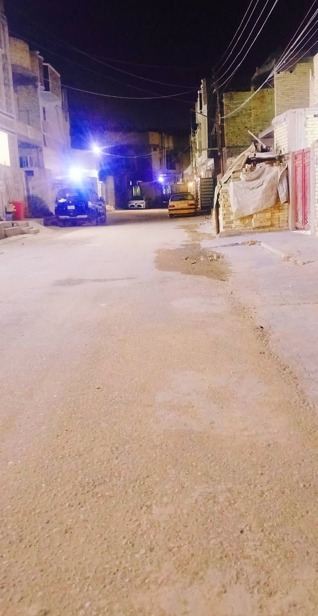 السلام عليكم عندي بيت 150 متر   اربع غرف نوم استقبال وصالتين حمامات اثنين بناء2025 بغداد الامين الثانيه شارع المكاتب يم روضه اليقين قريب على قناة  ***********
