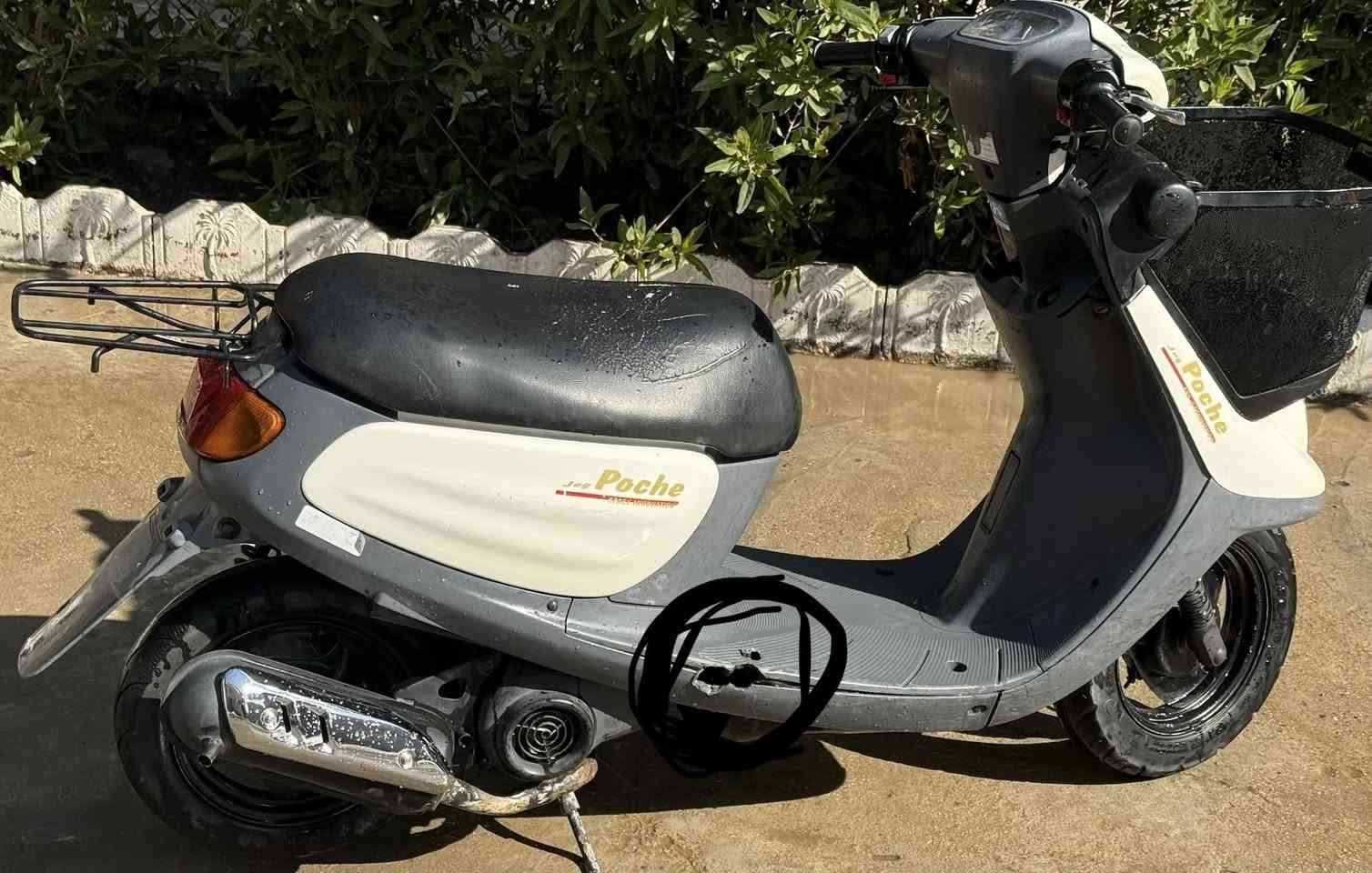 السلام عليكم دراجه قرده 60نضيفه دراجه  ستاند حساس تنزله تطفه دراجه حلوه ناعمه بس المولد حركت الكفر الجوه وضحته بل صور السعر 450وبيها مجال غير متواجد عل فيس مكاني بغداد الامين. ***********
