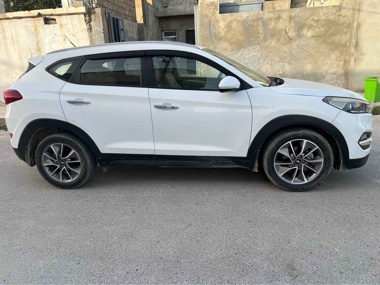 سياره توكسان موديل 2018 رقم أربيل بيها قطعتين سياره نظيفه  سياره بسمي شرط تحويل سعر 170$ بيها مجال اي استفسار راسل هاي رقم *********** بغداد, العراق

