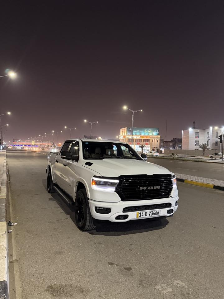 السلام عليكم للبيع رام 2022 سياره جديده ورقم جديد وتسجيل جديد ماشيه 17 ميل مواصفات كشن كهرباء وشاشه تسلا ومرايات شفط وحساسات امامي وخلفي محرك 8 (5700)باب طويل بدي قصير المرغوب   مبدل فقط بنيد العنوان بصره السعر 295 وبيها مجال قليل الرقم ***********
