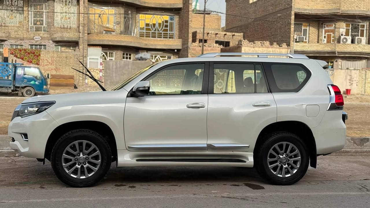 السلام عليكم
تيوتة برادو موديل 2018 

مواصفات VXفول مواصفات

مكينة 6 سلندر

فتحة كشنات كهرباء مري كهرباء حساس امامي خلفي ومعروفة باقي المواصفات 

بيهة ملاحضات بسيطة موجودة بل سونار 

بارد بل باب الخلفي جهة السايق مع فتح الباب لغرض التصليح لا اكثر 

بارد بل جامع الخلفي كلش زغار البارد 

سعر السيارة  390ورقة يعني 39000$ 

عنوان بغداد مدينة الصدر

رقمي ‭***********‬
