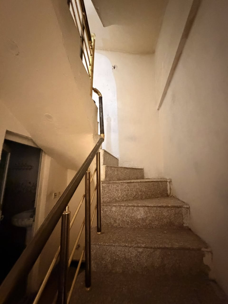 للايجار في السيدية لدى مكتب الاعتماد الهندسي للعقار
—————————-
للايجار بيت طابقين يحتوي على 

غرفتين نوم 

وصالة 
مطبخ 
خدمات 
————————
سعر.600
———————
للاستفسار:***********📞
