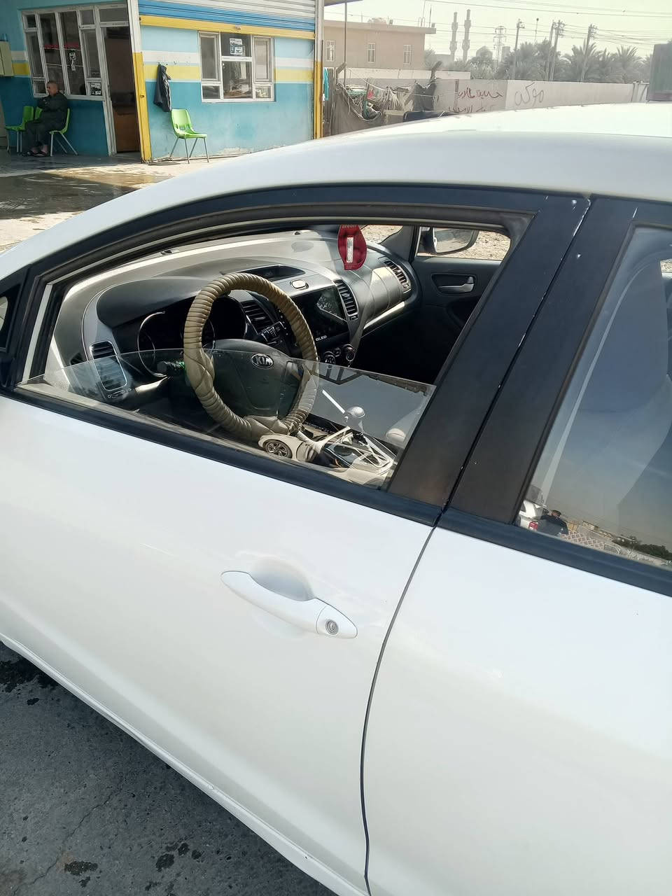 للبيع موديل ٢٠١٧ جاملغ امامي وملاونين الباب فقط بدون اي داخل موديل ٢٠١٧ ماشيه ١٩٠ دك  جرص بسم شركه كير مكفول محرك مكفول كلشي مكفول عدا المذكور السعر ١٢٥////////***********بي وتساب
