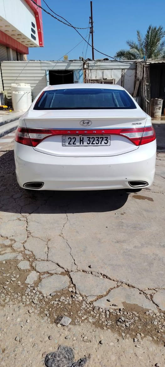 سلام عليكم للبيع هونداي ازيره 2015  خليجي 
رقم اربيل بسمي تحويل ثاني يوم 
مكينه 6 سلندر 3000 المرغوب  مكينه كير مكفولات 
تبريد تدفئه كامل السيارة نص فول 
بيه بس باب مصبوغ السونار مرفوق بل منشور 
تخم تاير جديد صدر خلفي امامي جديد 

السعر 135. وبيه مجال 
المكان ديالى الخاص سراجق  
***********
