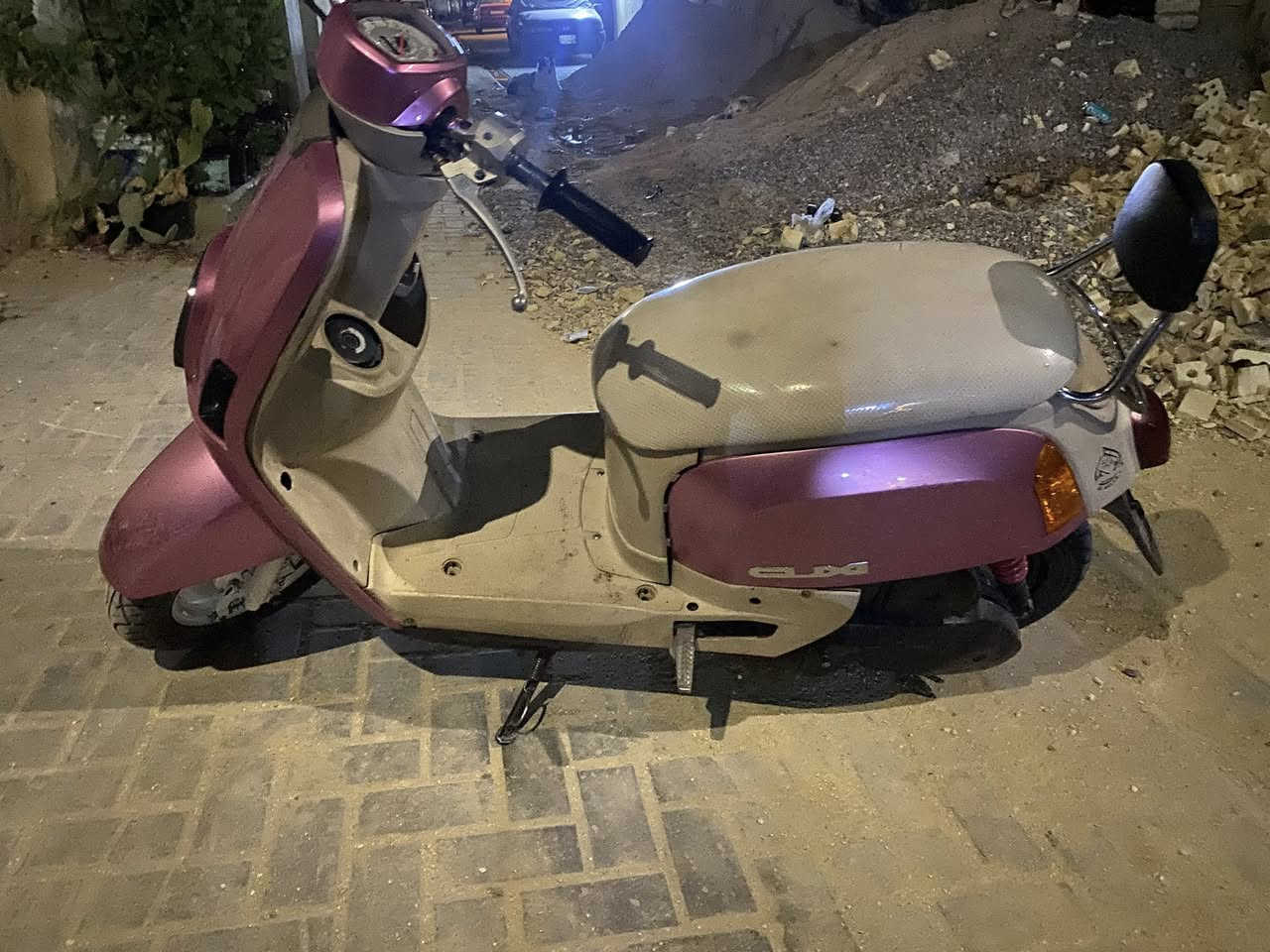 دراجه ماكس بوليسي 120 لون وردي متعوب عليه شادله دبل رياضي خلفي وشادله بوشه 55 وشادله صالنصه رياضي FM مكينه خرسه مكينه بلاديه نضيفه عندي بس بريك امامي مايشتغل وشياء بسيطه  تجي تفحص بضمانتي دراجه نضيفه سعره 450 وبيه مجال حك الجيه مكاني بغداد شهداء البياع قرب المدرسه المانيا  وهذه رقمي تواصل وتساب
+964 783 480 6719


**إذا كنت صاحب هذا الإعلان وتريد حذفه لأي سبب، رجاءا أرسل رسالة إلى الدعم الفني**