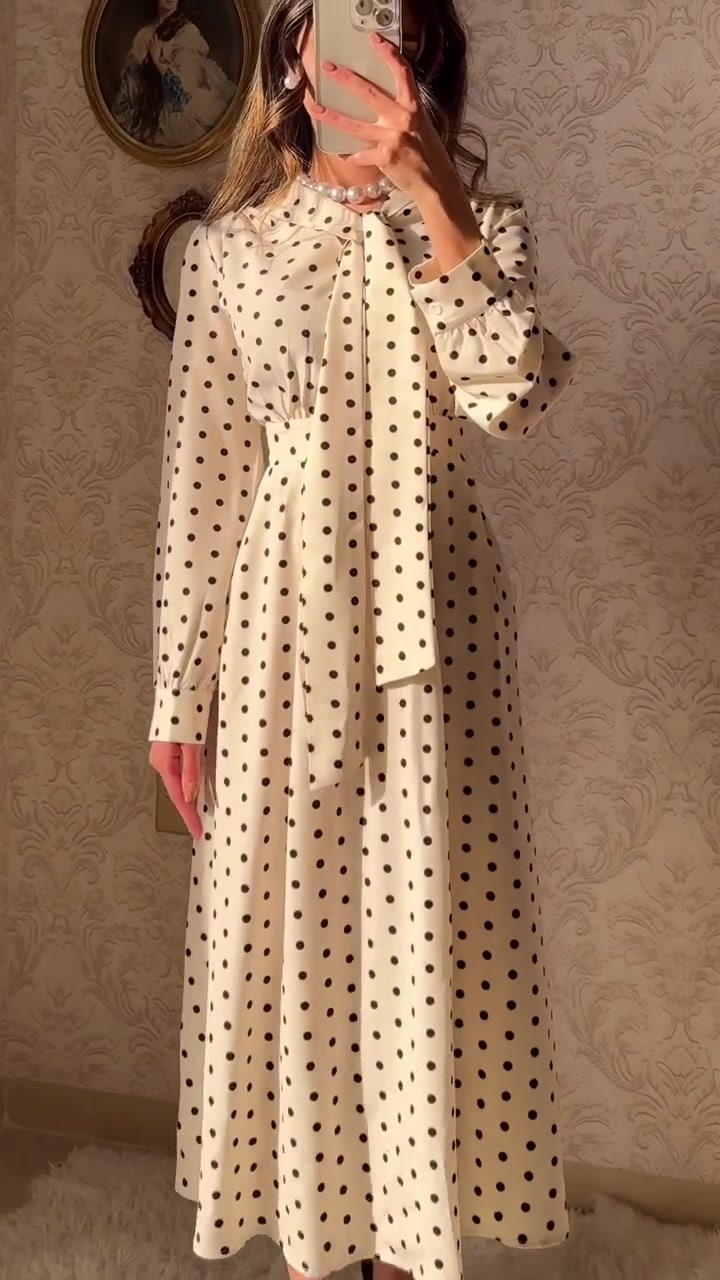 فستان صيفي بارد ، 
يكون شوي بي قصر 
طوله 120 

القياسات 38,40,42,44
السعر 30 الف 💗
توصيل جميع المحافظات 4 الف #الشعب_الصيني_ماله_حل #


**إذا كنت صاحب هذا الإعلان وتريد حذفه لأي سبب، رجاءا أرسل رسالة إلى الدعم الفني**