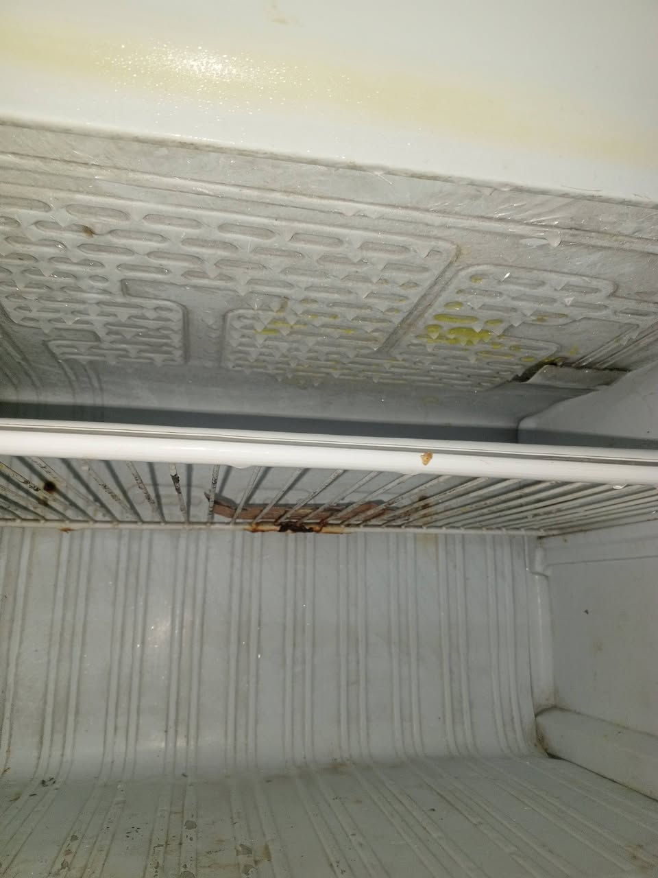 سلام عليكم شباب ثلاجة نضيفة تجميد ثلج لوك الله شاهد محتاجين السعر 175 احنا بل خدمة الرقم*********** واتساب وهاتف
