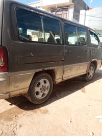 سيارة ستانا للبيع موديل 96  مصفرة هيئة  وغرامات ...مكينه كايمة  السعر ...