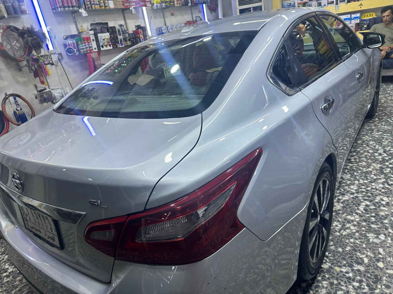 نيسان التيما موديل 2018 وارد امريكي حادث الجاملغ الأمامي فقط وباقي نفسه مامفتوح مكينه 2500 رقم بصرة انكليزي بيع او مراوس سعر 117 وبيه مجال ***********
