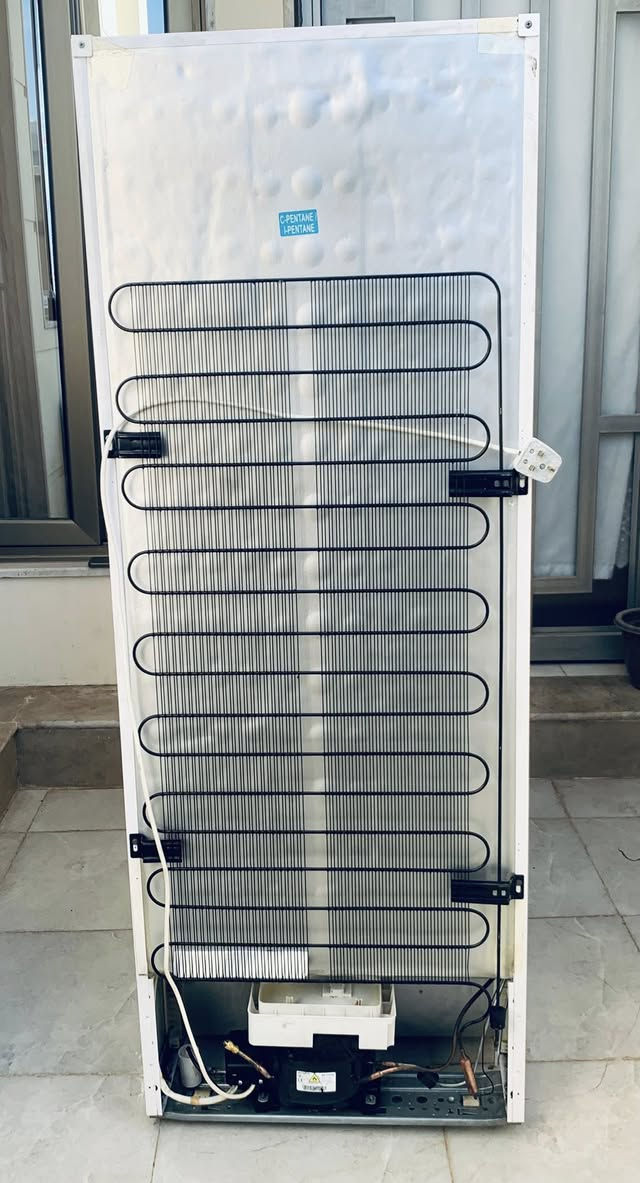 للبيع 
ثلاجه ارجليك الاصليه
بواري نحاس
16 قدم وضع شركه
حيل نظيفه 
شرط ماطور مامبدل وضمان 
واي مشكله مابيه
السعر 200 الف 
واتس + اتصال ***********
واتس + اتصال ***********
